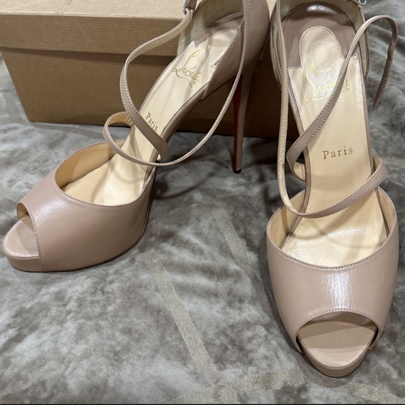 Christian Louboutin platform heels - Picture 3 of 4